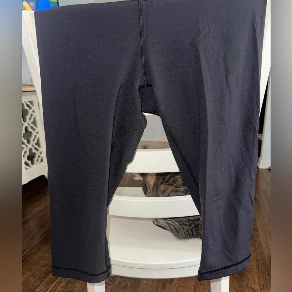 Lululemon Black Capri Leggings sz 8